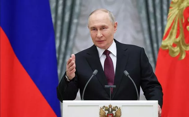 Putin reafirma solidariedade da Rússia ao Irã e condena as "duras provações" dos EUA