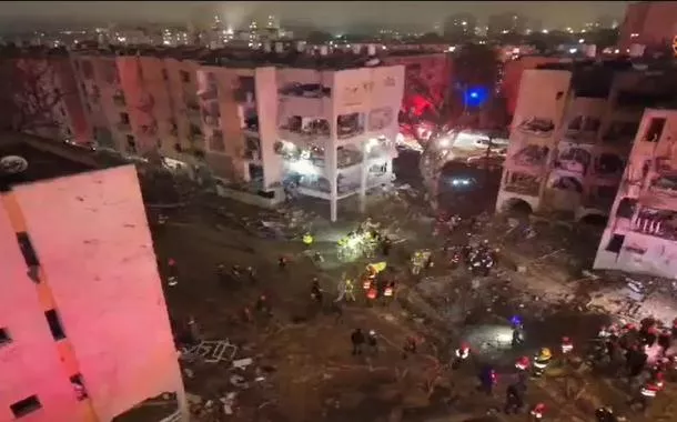 Ataque do Irã atinge Arad, deixa 71 feridos e leva Israel a investigar falha na defesa aérea