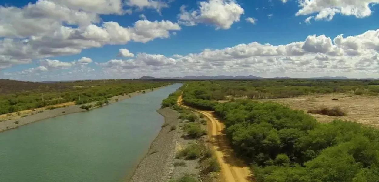O rio São Francisco já enfrenta a redução do fluxo de água