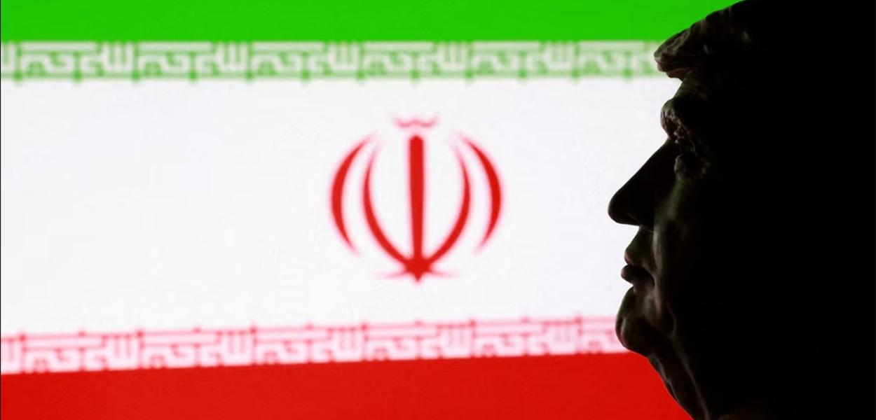 Trump avalia encerrar guerra contra Irã mesmo com Estreito de Ormuz fechado