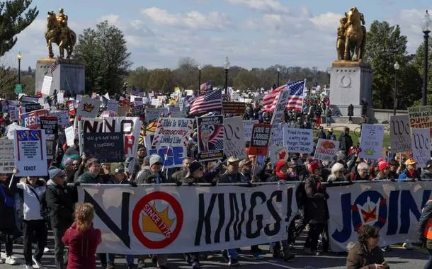 “No kings”: protestos tomam Nova York e milhares de cidades dos EUA contra Trump (vídeo)