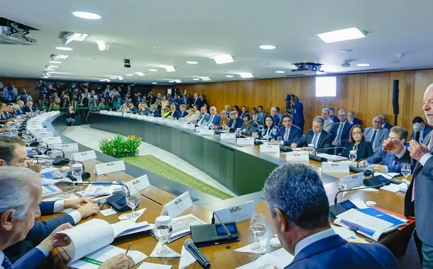 Presidente Lula durante reunião ministerial, realizada no Palácio do Planalto.