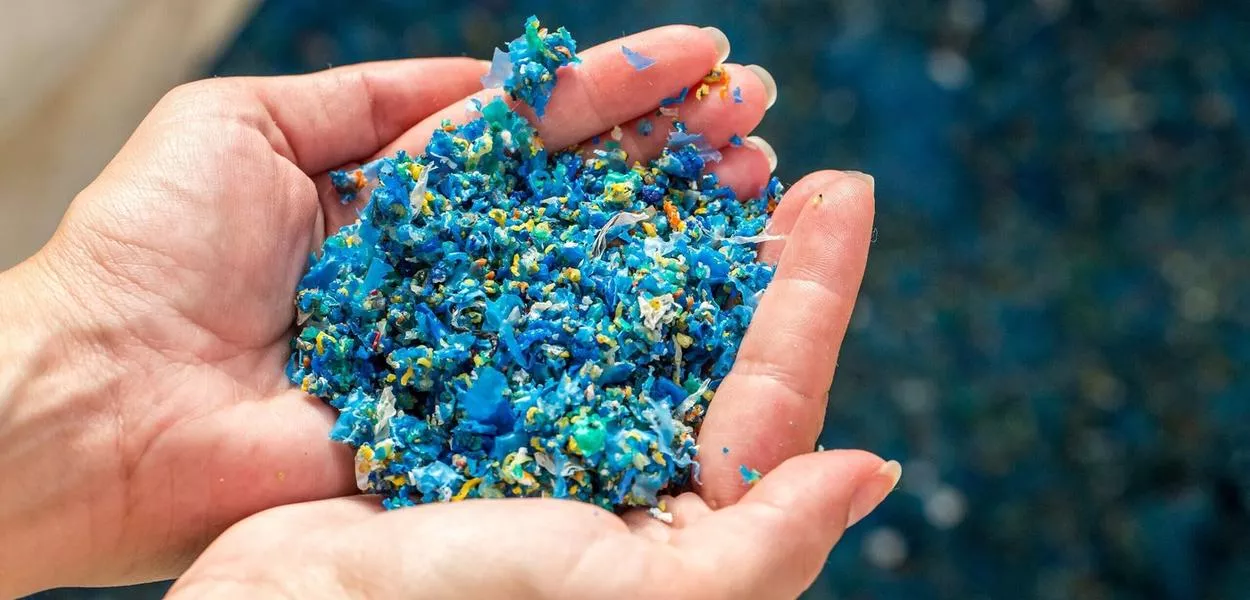 Plástico em processo de reciclagem