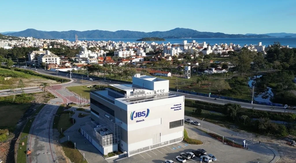 JBS inaugura centro de biotecnologia em Santa Catarina para desenvolver "superproteínas"