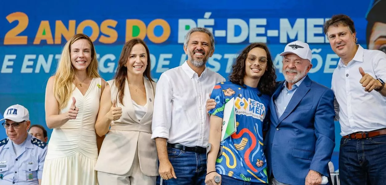 Presidente Lula durante cerimônia de inauguração das obras do campus do ITA Ceará e de celebração dos 2 anos do Programa Pé-de- Meia, na Base Aérea de Fortaleza