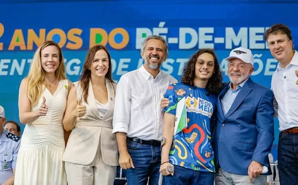 Presidente Lula durante cerimônia de inauguração das obras do campus do ITA Ceará e de celebração dos 2 anos do Programa Pé-de- Meia, na Base Aérea de Fortaleza