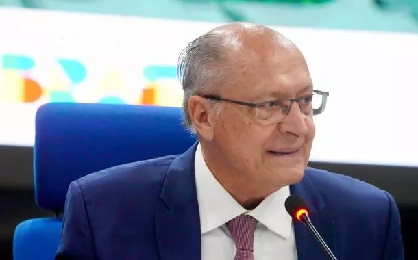 "O Pix é um sucesso", diz Alckmin ao comentar relatório do governo Trump