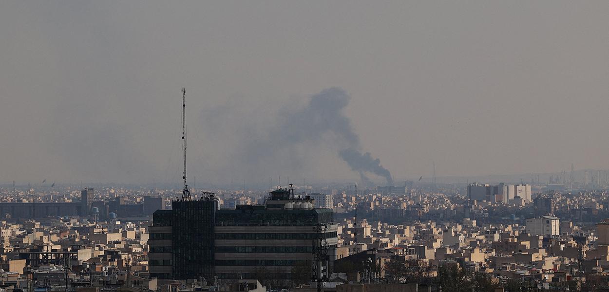 Irã descarta trégua de 48 horas e mantém confronto com Washington, diz agência