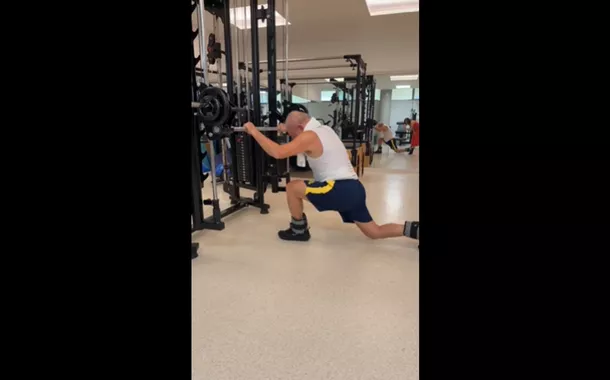 Lula durante musculação