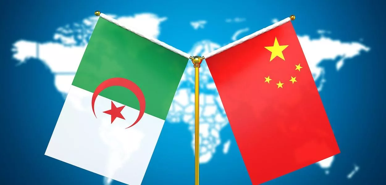 Xi Jinping envia condolências pela morte do ex-presidente argelino Liamine Zeroual