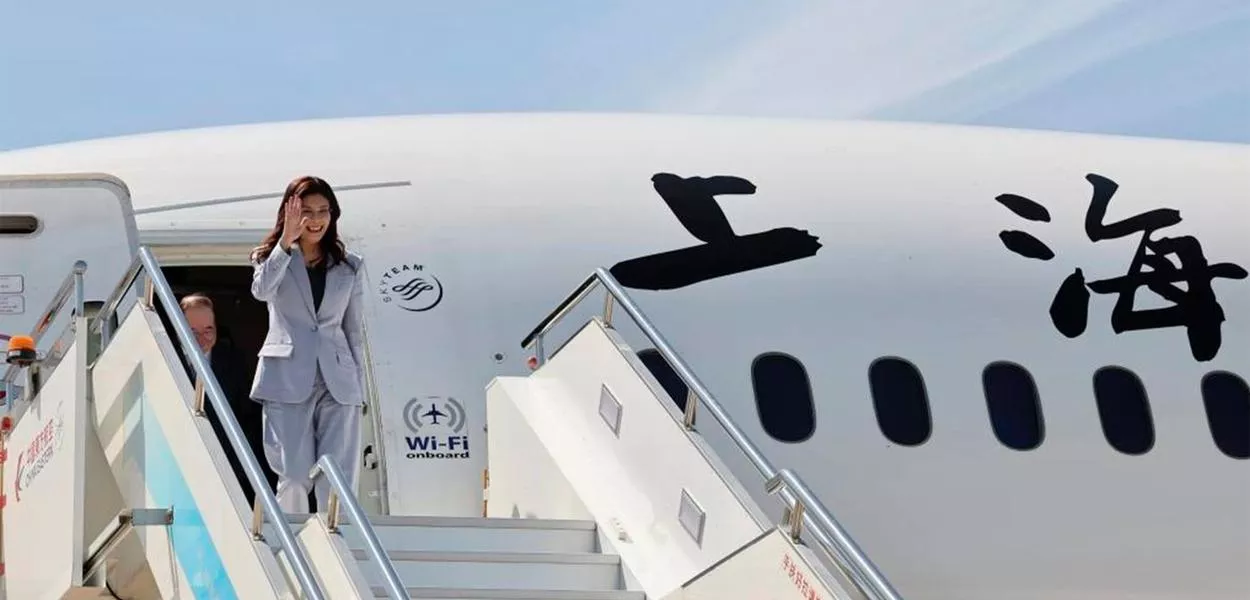 Cheng chega a Shanghai, dando início à visita da delegação do KMT à parte continental
