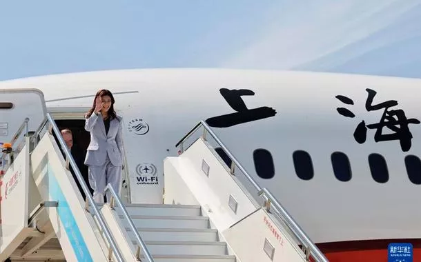 Cheng chega a Shanghai, dando início à visita da delegação do KMT à parte continental