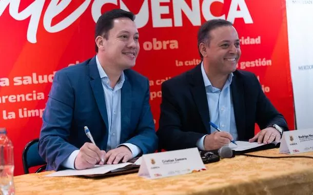 Prefeito de Niterói firma acordo internacional entre cidades no Equador