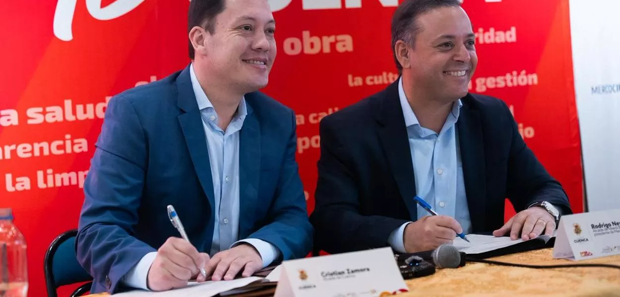 Prefeito de Niterói firma acordo internacional entre cidades no Equador