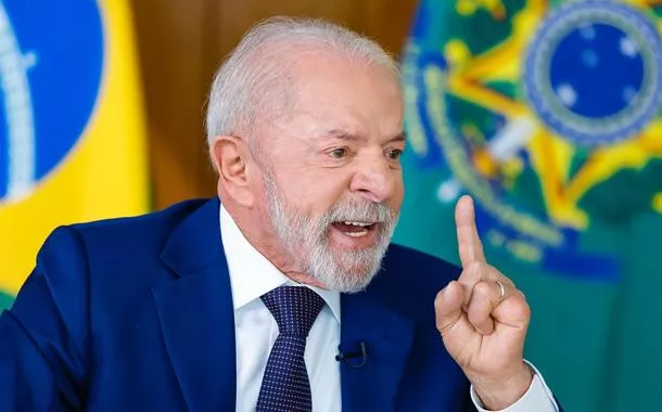 "Ministro do STF não pode querer ser milionário", diz Lula