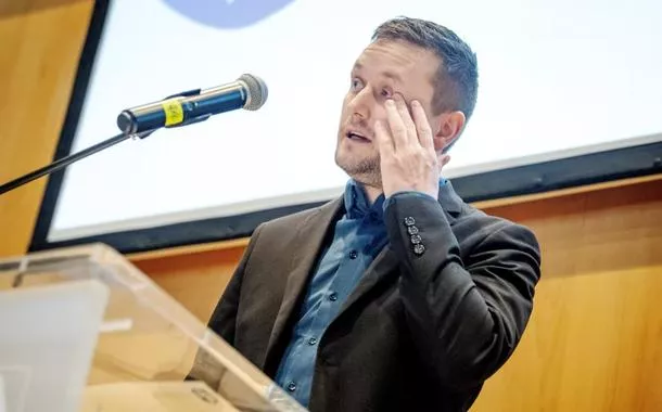 Primeiro-ministro da Groenlândia rebate ameaças de Trump e afirma representar uma "nação orgulhosa"