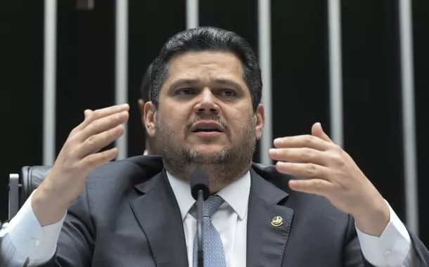 Alcolumbre marca para 30 de abril sessão para analisar veto à redução de pena de Bolsonaro