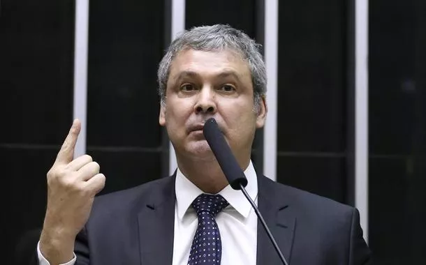 Lindbergh alerta para julgamento no STF e afirma que tirar royalties de petróleo do Rio ‘desorganiza a federação’