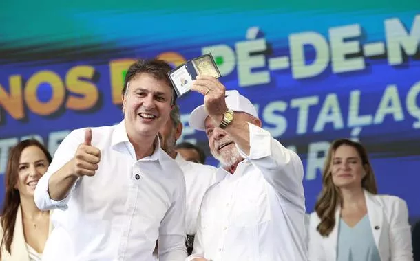 Camilo Santana aceita convite para atuar na coordenação nacional da campanha de Lula