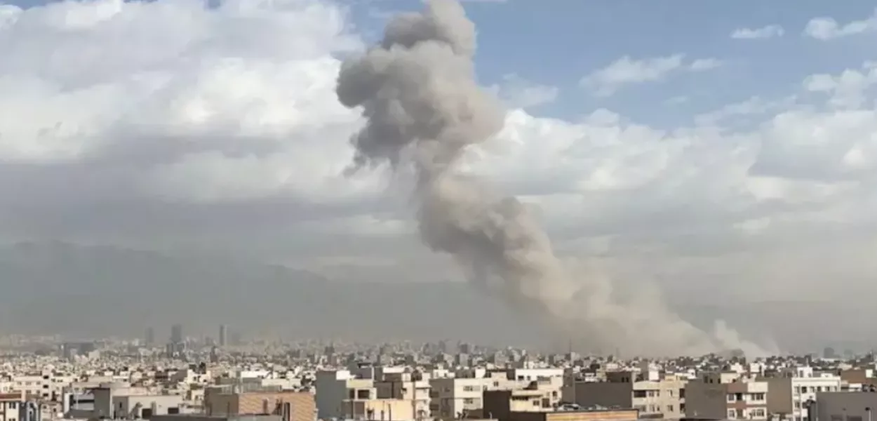 EUA e Israel bombardeiam Teerã 