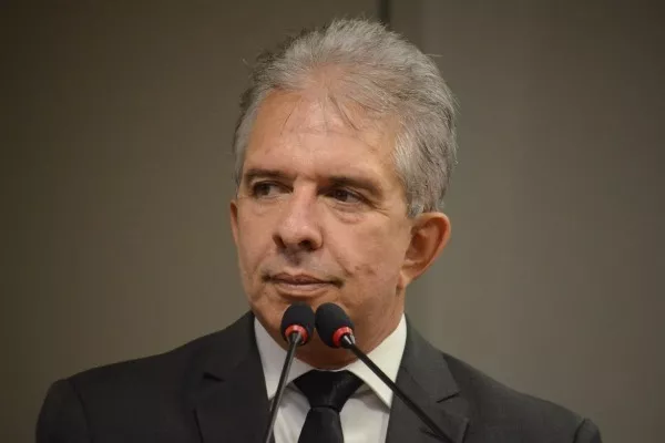 Pai de Hugo Motta declara apoio a Lula após assumir Republicanos na Paraíba