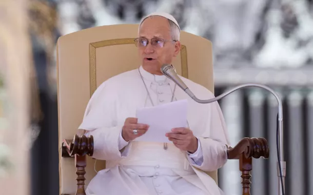 O Papa Leão XIV realiza a audiência geral semanal na Praça de São Pedro, no Vaticano, em 8 de abril de 2026. 
