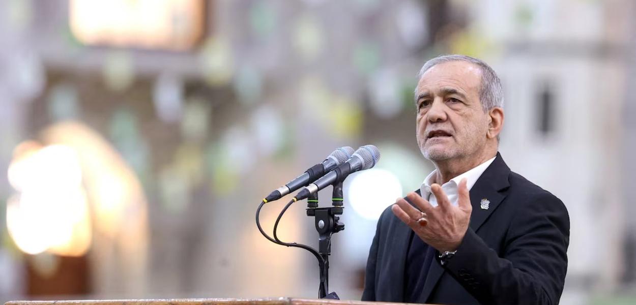 Irã defende diplomacia com EUA, mas mantém desconfiança