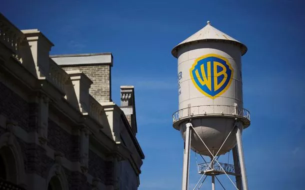 Logo da Warner Bros. na sede do estúdio em Burbank, no Estado da Califórnia, nos EUA
