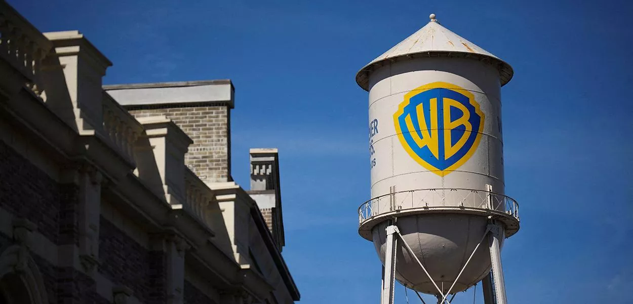 Logo da Warner Bros. na sede do estúdio em Burbank, no Estado da Califórnia, nos EUA
