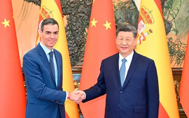 Xi Jinping reúne-se com o primeiro-ministro espanhol