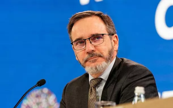 FMI reduz previsão da economia global e alerta para risco de recessão caso conflito no Oriente Médio se intensifique