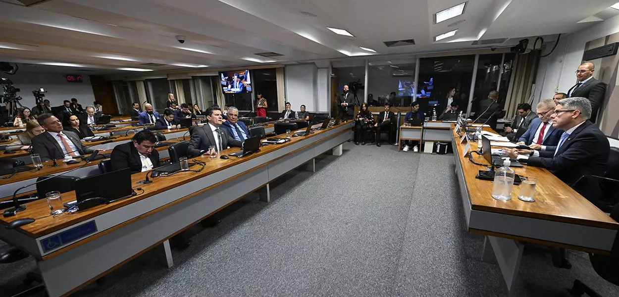 CPI do Crime Organizado (CPICRIME) realiza reunião para leitura e deliberação do relatório final. Mesa: 
presidente da CPICRIME, senador Fabiano Contarato (PT-ES); relator da CPICRIME, senador Alessandro Vieira (MDB-SE). Bancada:  senador Magno Malta (PL-ES);  senador Sergio Moro (PL-PR) - em pronunciamento;  senador Eduardo Girão (Novo-CE); senador Marcio Bittar (PL-AC)
