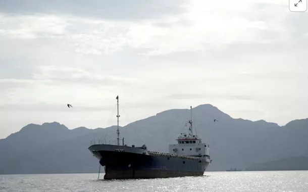 Embarcação no Estreito de Ormuz