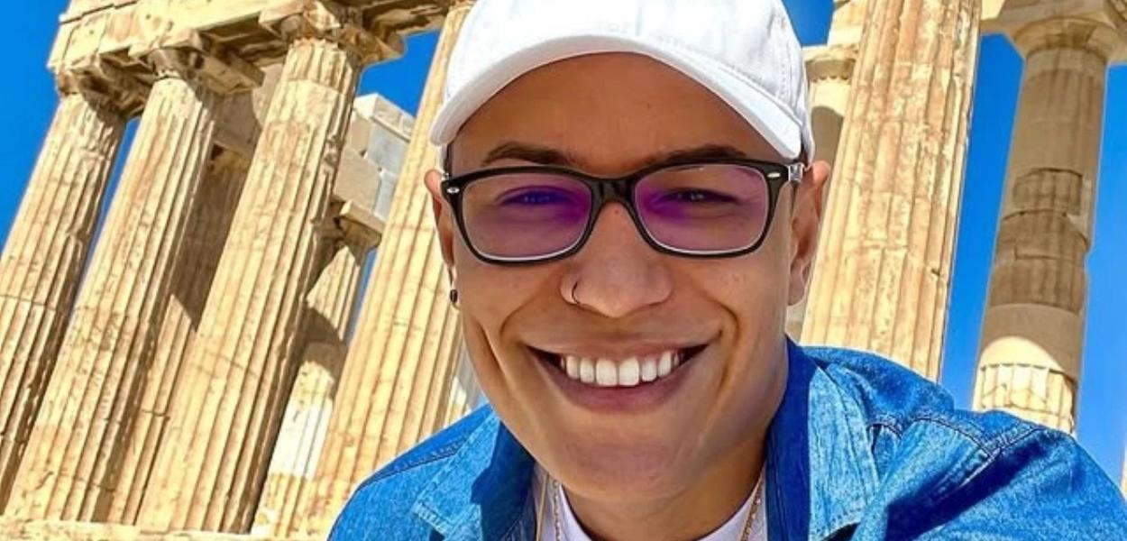 Dono da Choquei, alvo da PF, ostenta carros de luxo e viagens internacionais