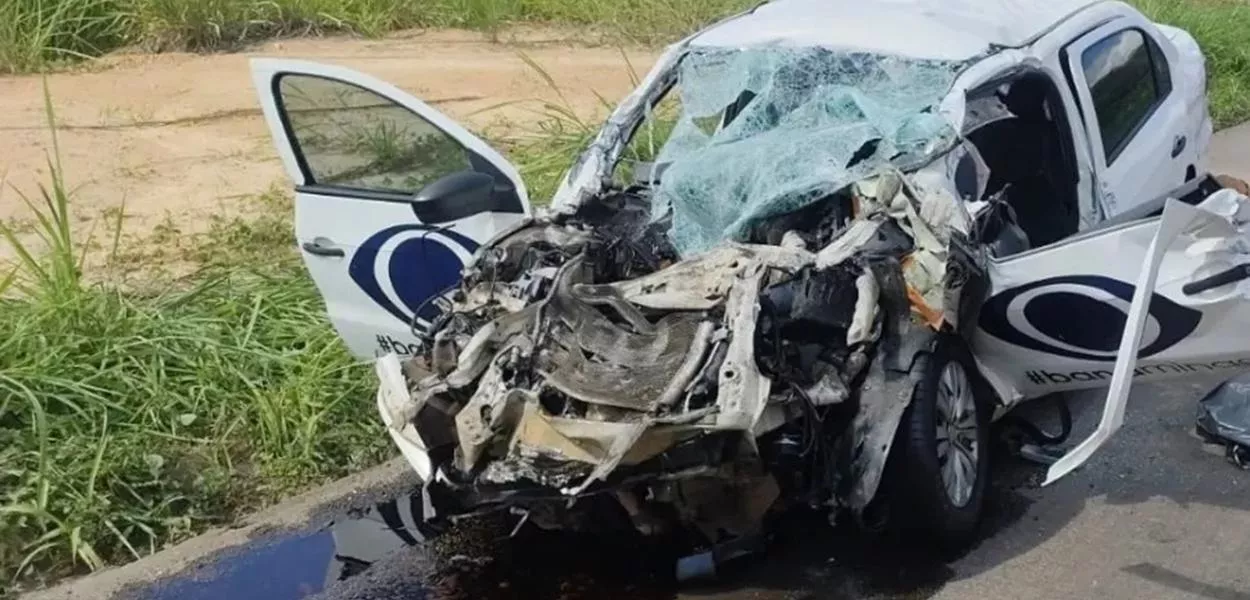 Carro de reportagem da Band Minas após acidente 