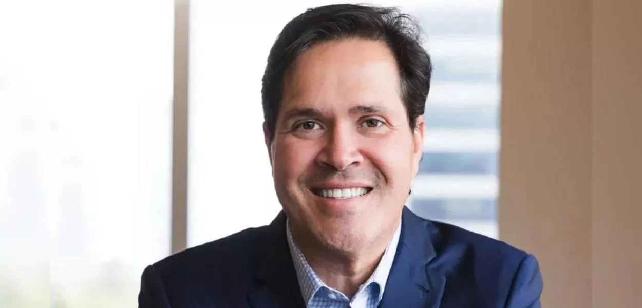 O advogado Daniel Lopes Monteiro preso durante nova fase da Operação Compliance Zero, que investiga um esquema de lavagem de dinheiro e pagamento de propina envolvendo o BRB e o Banco Master. 