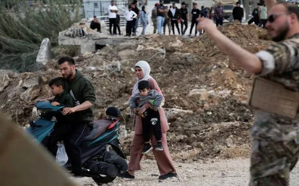 Pessoas deslocadas retornam ao sul do Líbano