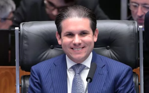 Hugo Motta defende derrubada do veto de Lula ao PL da Dosimetria