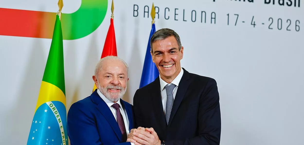 Presidente da República, Luiz Inácio Lula da Silva, durante reunião Plenária da I Cúpula Brasil-Espanha. Palácio Real de Pedralbes, Espanha