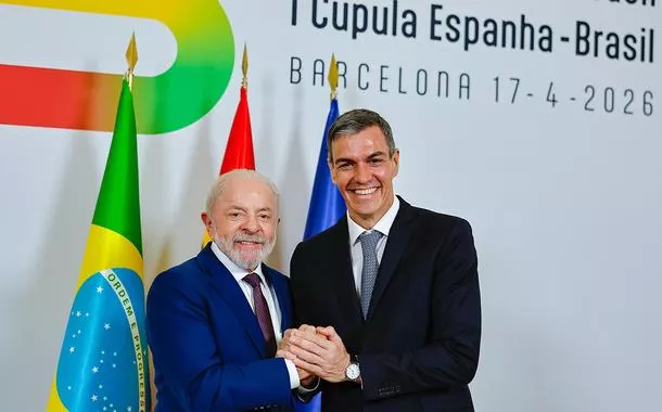 Presidente da República, Luiz Inácio Lula da Silva, durante reunião Plenária da I Cúpula Brasil-Espanha. Palácio Real de Pedralbes, Espanha