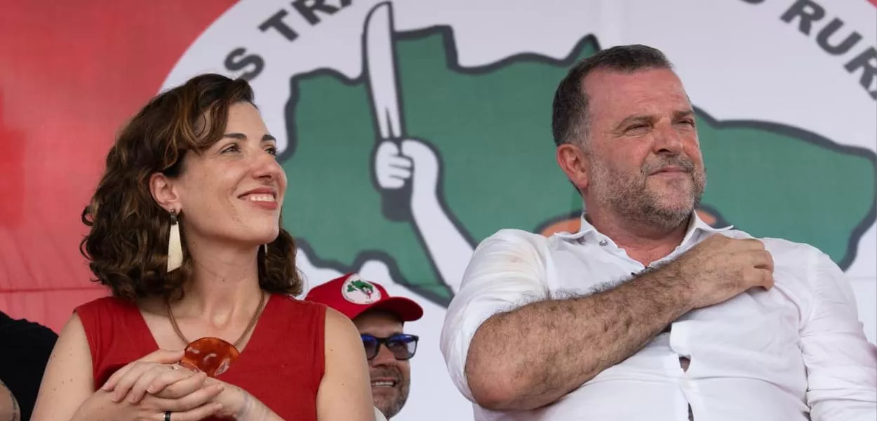 Ministra do MDA, Fernanda Machiavelli, e presidente do Incra, César Aldrighi, durante o ato em Eldorado dos Carajás