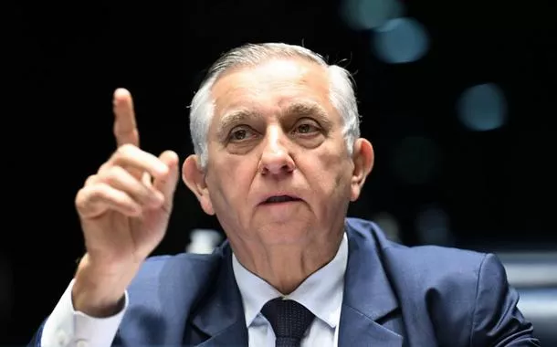 Izalci Lucas se lança ao GDF como opção de direita diante da crise do governo Celina-Ibaneis