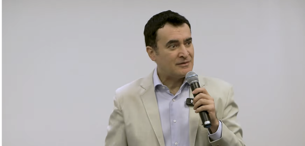 Alysson Mascaro diz que a esperança é a revolução social e critica saídas individuais para a crise do presente