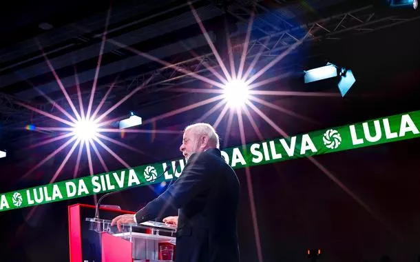 “A democracia não morreu e ninguém precisa ter vergonha de ser de esquerda”, diz Lula em Barcelona