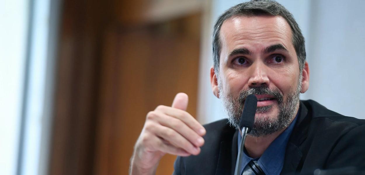 Ministro do Planejamento defende conciliação entre aumento de gastos e ajuste fiscal