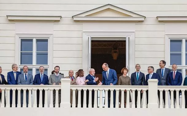 Presidente Lula durante recepção oficial na Alemanha.