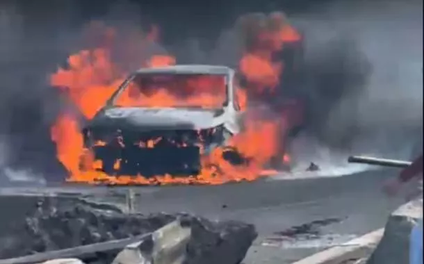 Explosão de carreta com combustível deixa mortos e interdita a Via Dutra, em Barra Mansa