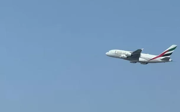 Irã anuncia reabertura dos dois principais aeroportos de Teerã