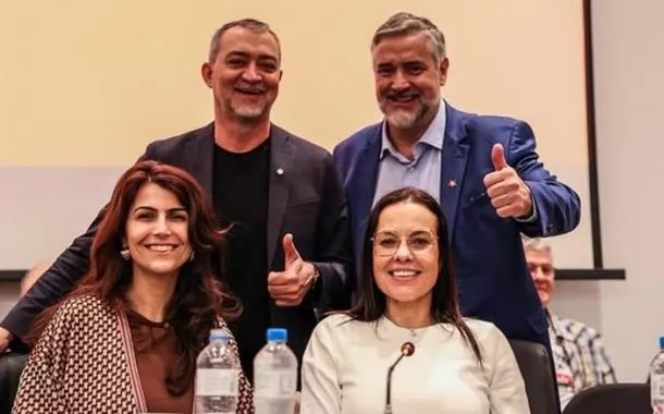 Edegar Pretto, Paulo Pimenta, Manuela D´ávila e Juliana Brizola