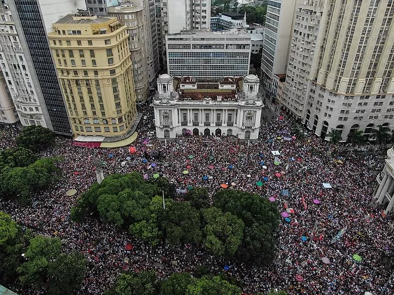 É tempo de tomar as rédeas pelo Rio de Janeiro